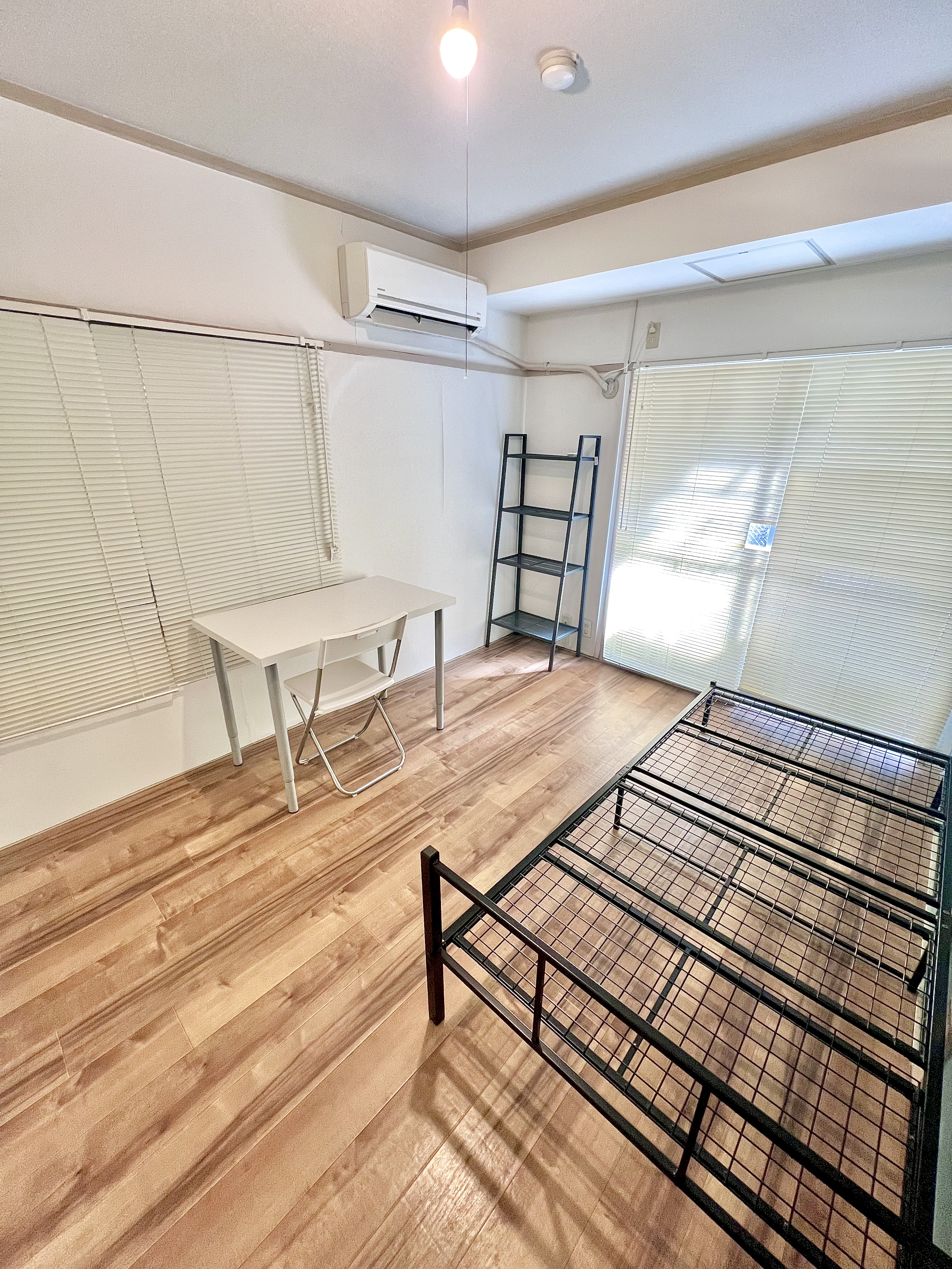 215号室の室内全体